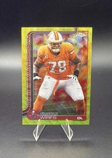 TRISTAN WIRFS 2025 TOPPS CHROME YELLOW WAVE REFRACTOR BUCCANEERS /275 No. 287