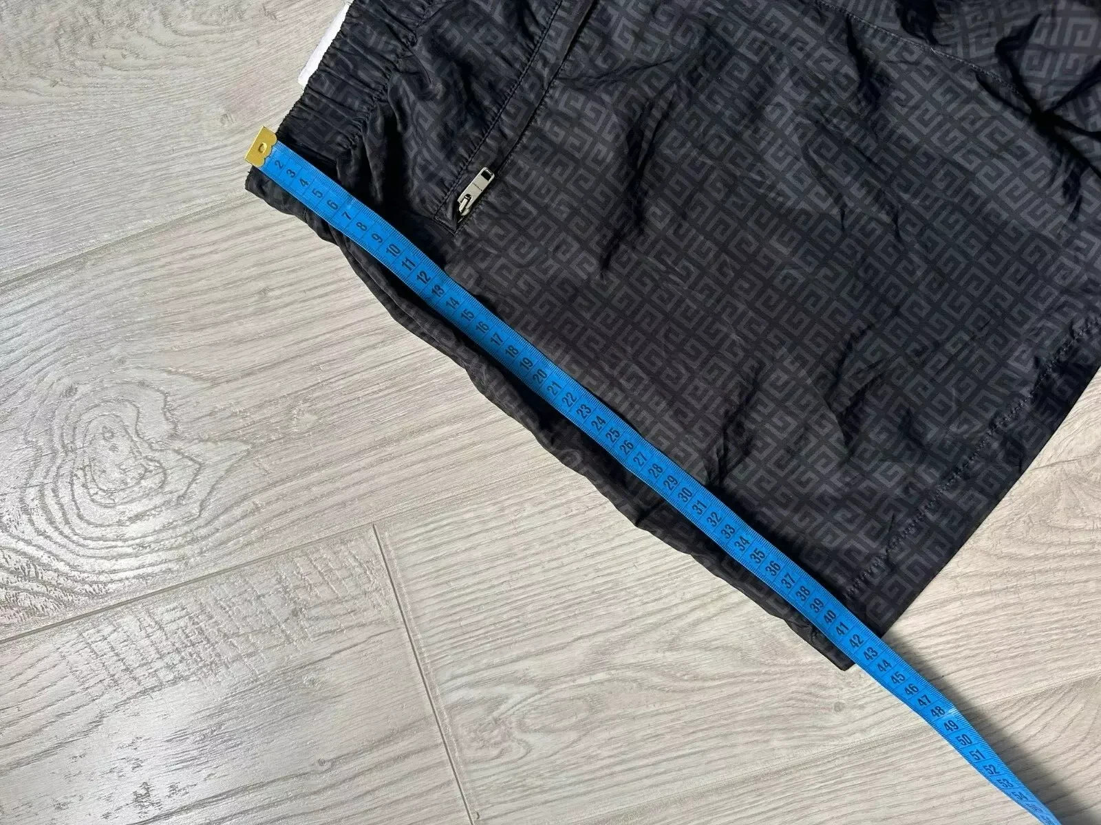 Givenchy authentic monogram pull on classic moder… - image 2