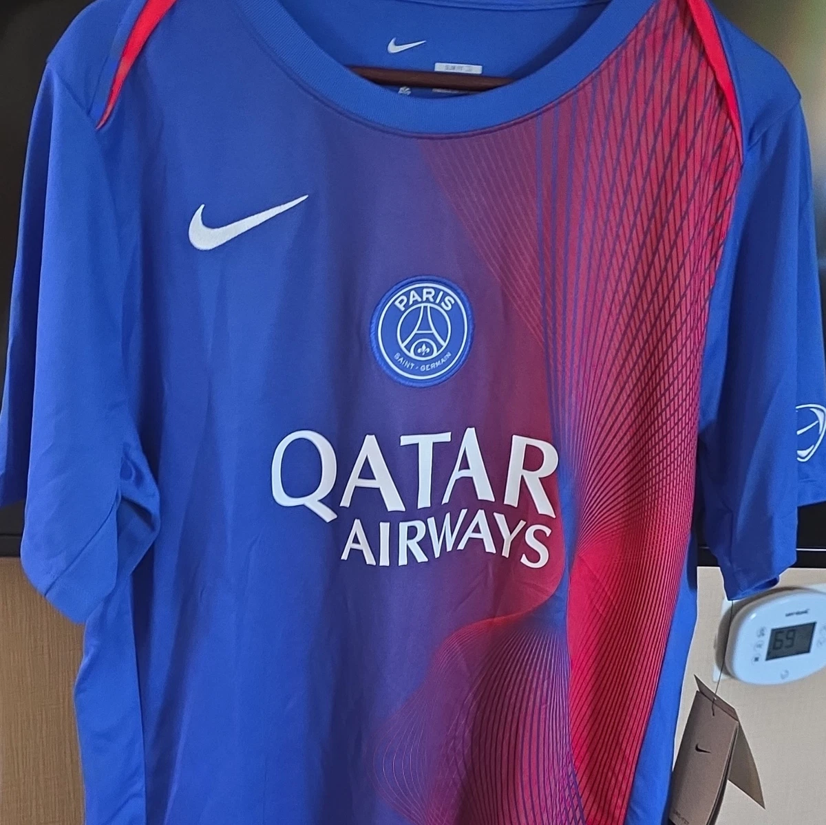 Paris Saint-Germain Size XL International Club Soccer Fan Shirts