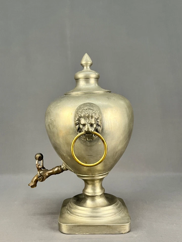 Antigua urna de agua caliente Samovar de 16" de peltre regencia inglesa con asas de león Foto 4 de 4