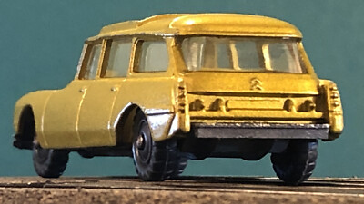 Husky Citroën DS Safari Break Estate Wagon Diecast Metallic