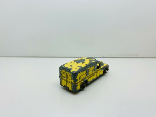 MATCHBOX DAIMLER AMBULANCE NO 14 ENGLAND LESNEY 57 MM LONG 45 - Picture 4 of 6