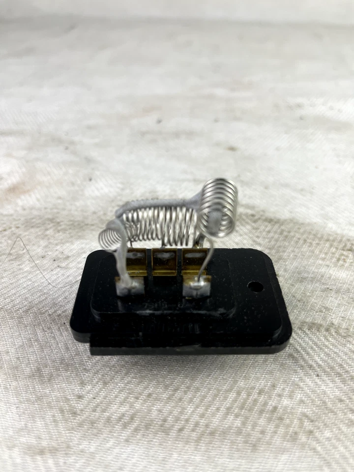 HVAC Blower Motor Resistor Intermotor RU847 - Image 3 of 4