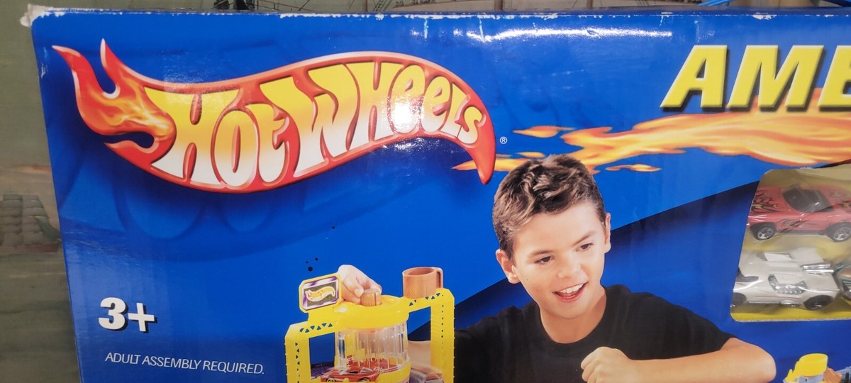vtg 2002 HOT WHEELS 9 in 1 AMERICA'S HIGHWAY Playset Sealed