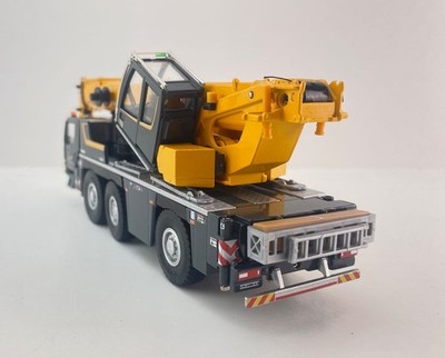 Conrad 2127/0 LIEBHERR LTM 1055-3.3 3axle All-Terrain Mobile Crane