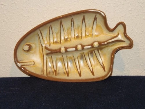Frankoma Pottery Fish Bone Ashtray T8 Cream & Brown Color 7 in Long