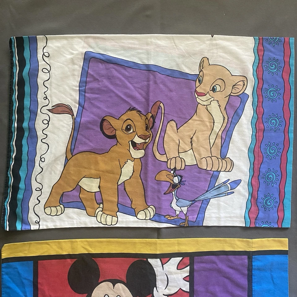 Lote de 2 fundas de almohada Disney vintage años 90 - Mickey Mouse y el Rey León años 90 Foto 3 de 4