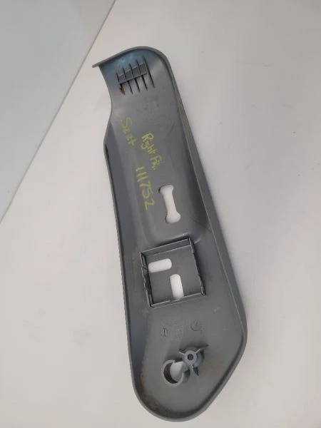 Chevrolet Corvette 2005-2013 asiento derecho moldura lateral gris Foto 4 de 4