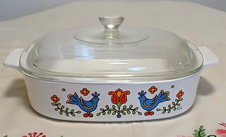 VINTAGE LIDDED CORNING WARE BAKING DISH "BLUE BIRDS OF FRIENDSHIP"