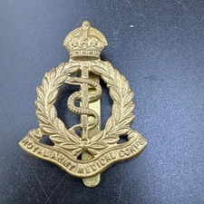 ROYAL ARMY MEDICAL CORPS OFFICERS SP GILT CAP BADGE QUEENS CROWN ORIGINAL