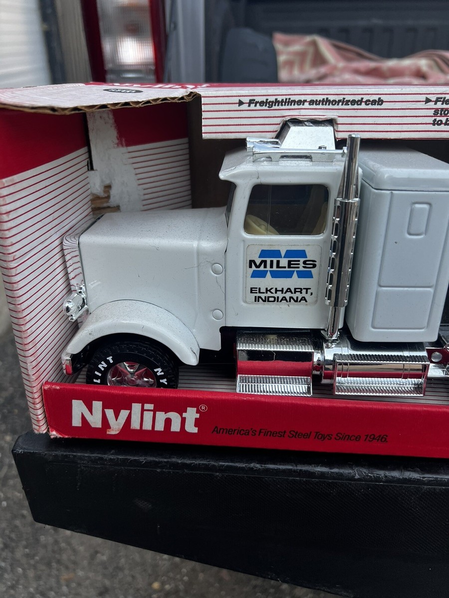 NYLINT 製　USA vintage track trailer ブリキ NYLINT 製 USA vintage track trailer ブリキ NYLINT 製 USA