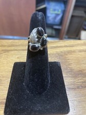 STERLING SILVER LEAF RING With 3 Black Onyx Stones.Beautiful Setting Size 5