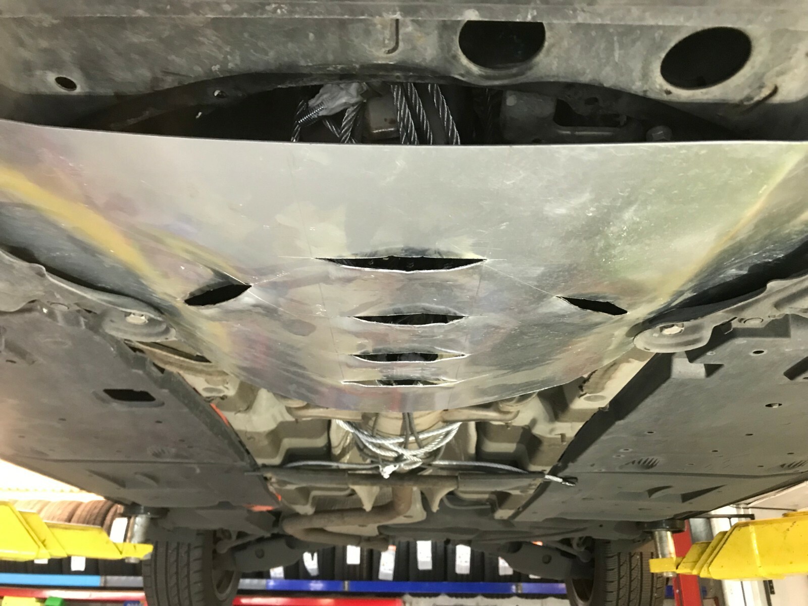 LEXUS RX400H RX300 20042010 CATALYTIC CONVERTER CAT CLAMP LOCK ANTI