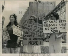 1963 Press Photo Destrehan housewives protest dust created by Bunge Co. elevator