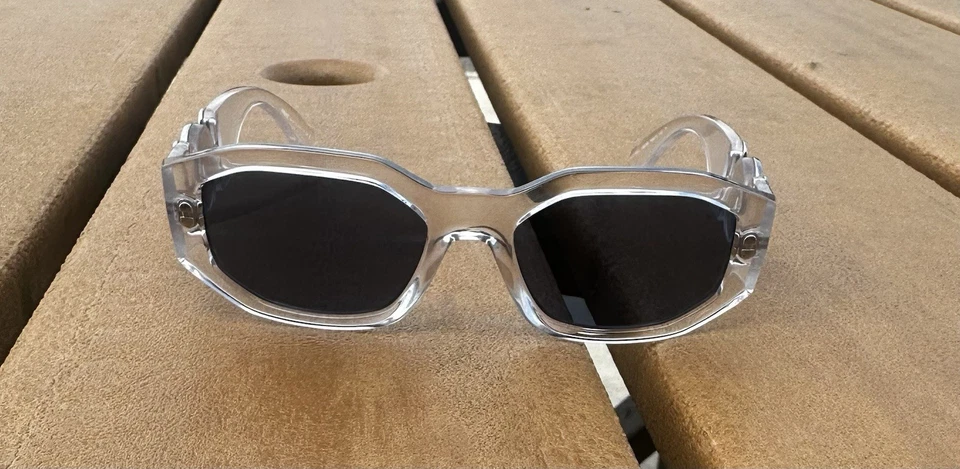 Silver and clear frame  Versace Medusa Biggie Sunglasses preowned glasses only - Image 2 of 4