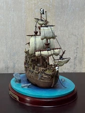 Disney WDCC Enchanted Places – The Jolly Roger Pirate Ship 406/1000 9.5" Tall