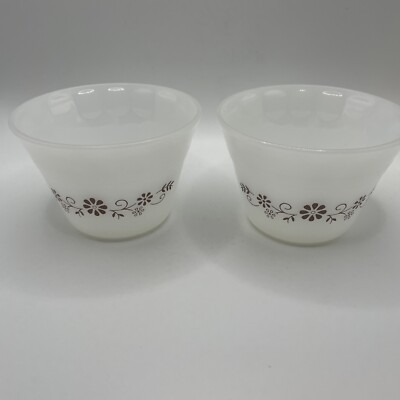 Set of 2 DYNAWARE PYR-O-REY MILK GLASS BROWN DAISY Custard Pudding Cups Ramekins