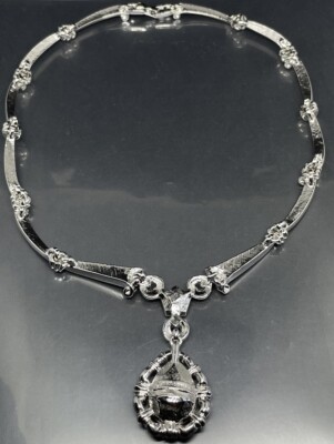 Avon Smithsonian Marie Antoinette Pendant 16 1/4” Necklace Clip