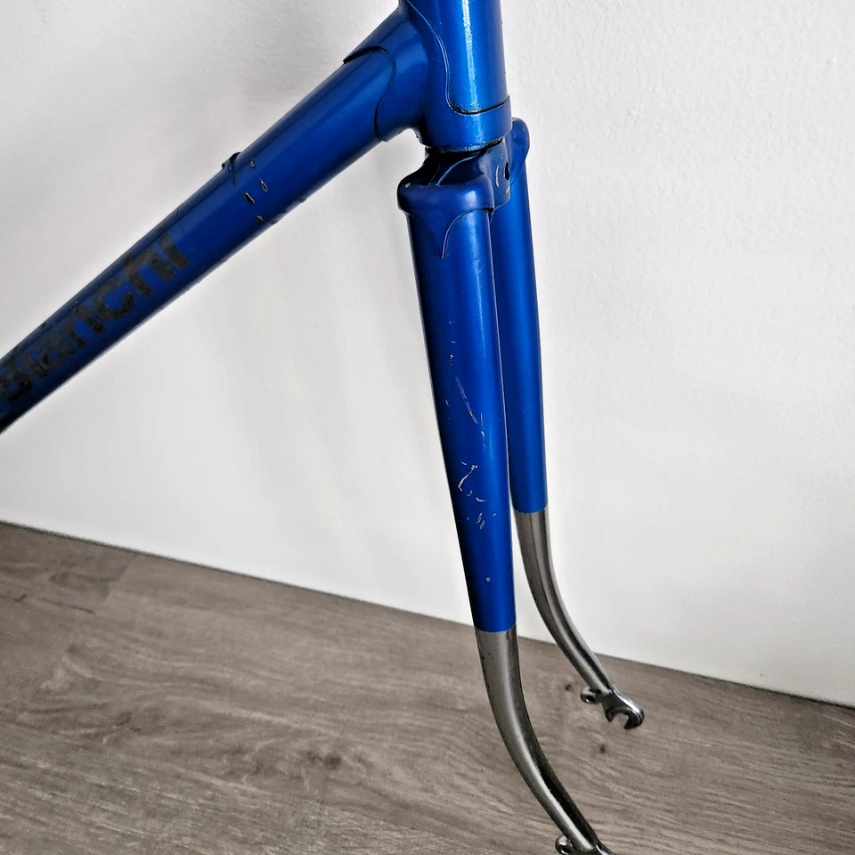 MARCO Y HORQUILLA BIANCHI 56 CM 3,2 KGS TUBO DE ACERO ROSCADO BRITÁNICO 126 MM ESPACIADO Foto 4 de 4