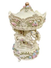 VTG 1999 Limited Edition 3 Horse Resin Top Wind Up Rotating Musical Carousel