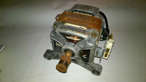 Ausgebaut aus Indesit WIA 122, Waschmaschinenmotor Indesit 16002147800