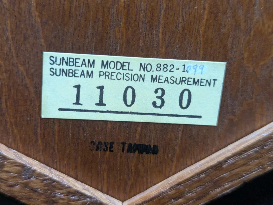 Vintage Sunbeam Regulator Wall Clock 882-1099 Quartz Oak Finish Pendulum Working - Image 3 of 4