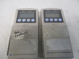 Lot of 2 Nellcor Puritan Bennett NPB-40 Pulse Oximeter Only One Powers
