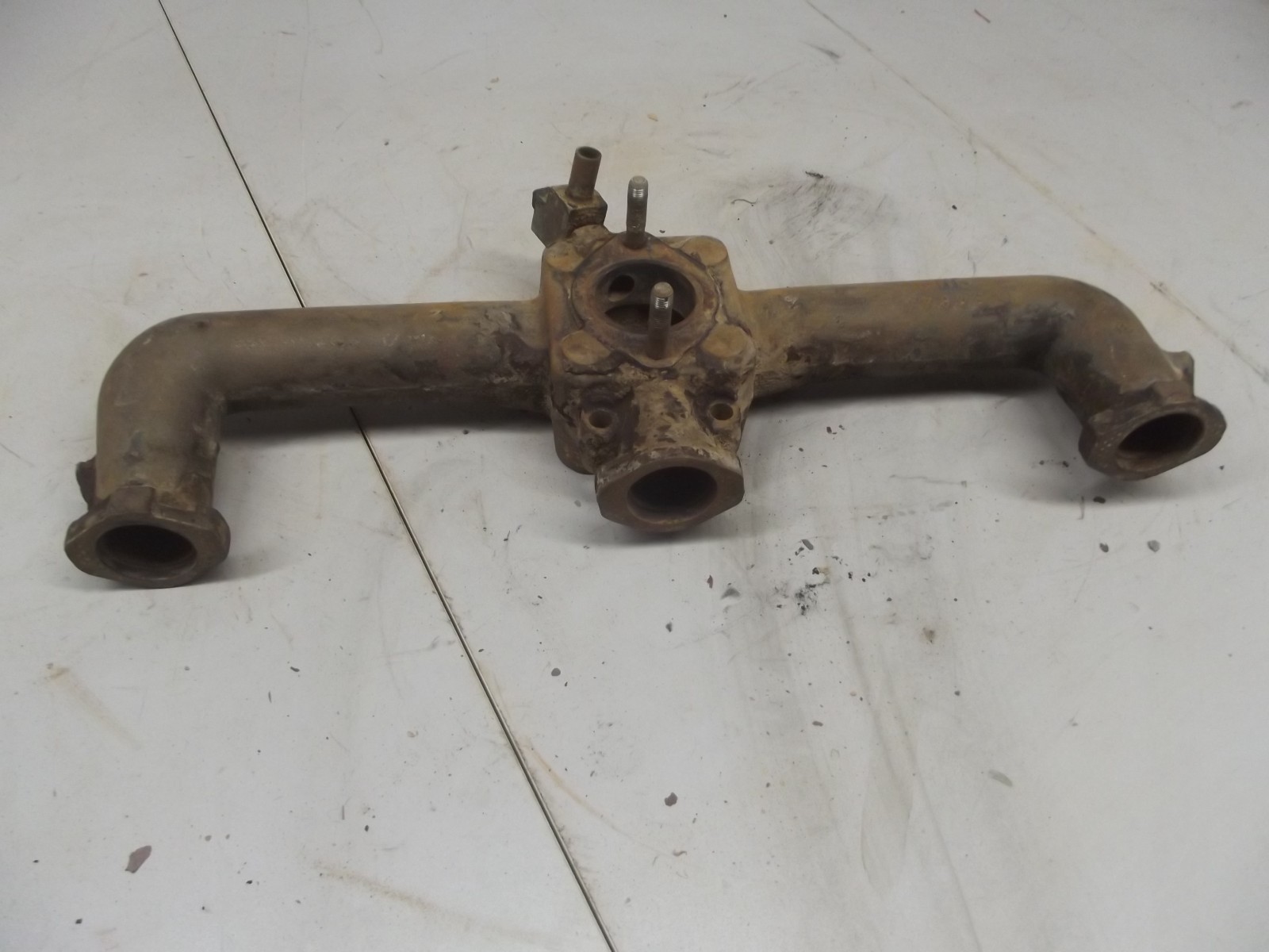 CHEVROLET 6 CYLINDER INTAKE MANIFOLD 235 I6 3754644 chevy truck