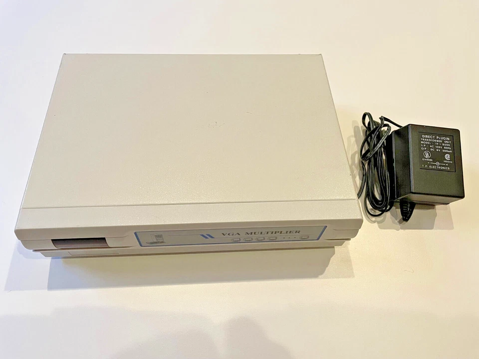 4:1 VGA Multiplier (Model VGA-401) with 9V 0.5A Power Adapter | TESTED, WORKS - Image 3 of 4