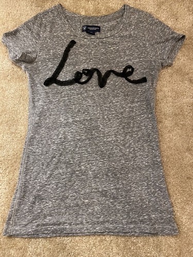 American Eagle Outfitters T-Shirt Love 