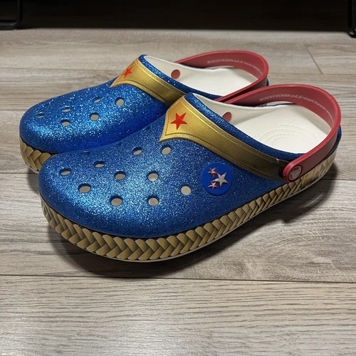Wonder Woman Crocs Women’s Size 11/ Men’s Size 9 RARE Excellent Condition