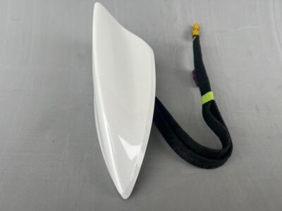 New 2018-2021 Chevy Traverse Roof Upper Shark Fin Antenna Pearl White 84257222