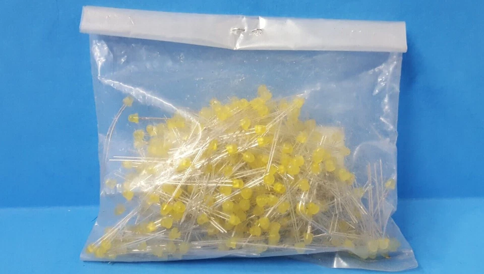 500 PCS- LED CIRCUIT BOARD INDICATOR, MV5377C, GI, 2.1V, 35mA, 3MM, DOMED TOP - Image 2 of 3