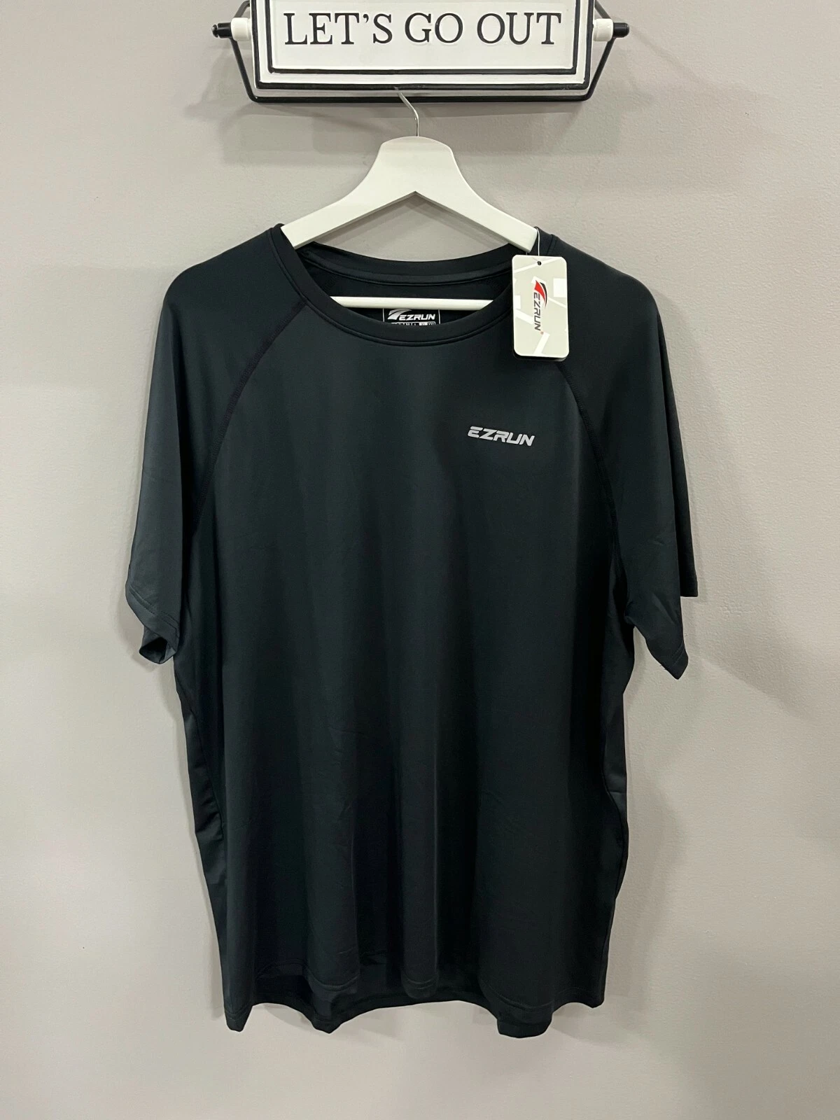 EZRun Mens Running Workout Shirt Dry Fit Moisture Wicking Black Size XL NWT