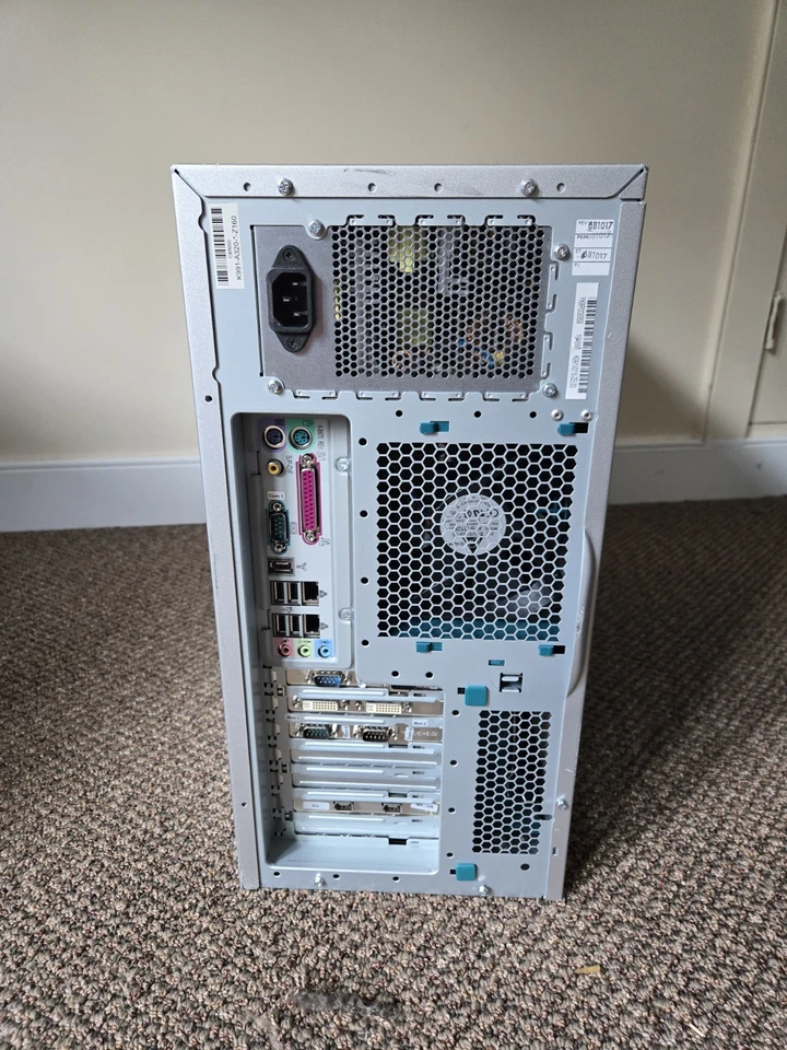 Siemens Fujitsu CELSIUS R650 MCL-D2568 XEON Foto 4 de 4