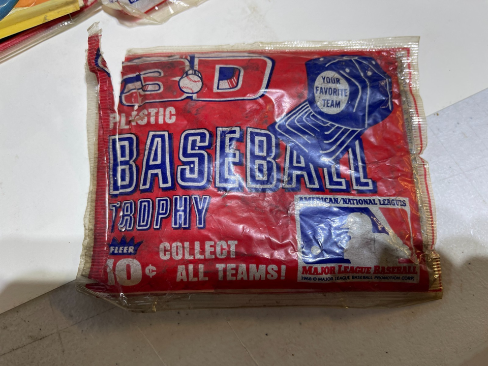1969 Vintage Fleer 3D Trophy MLB Embossed Baseball Plaque Hat 18 TOTAL ...