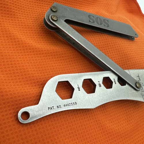 VTG Bench Mark SOS Knife With Hex-Wrench Handle With Folding Blade Cover USA - Picture 4 of 8