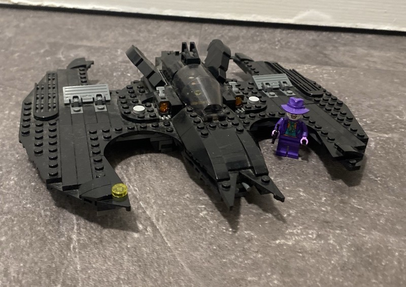 LEGO DC Batwing: Batman vs. The Joker 76265 Building Kit *READ DESCRIPTION*