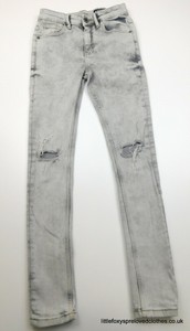 grey ripped jeans girls