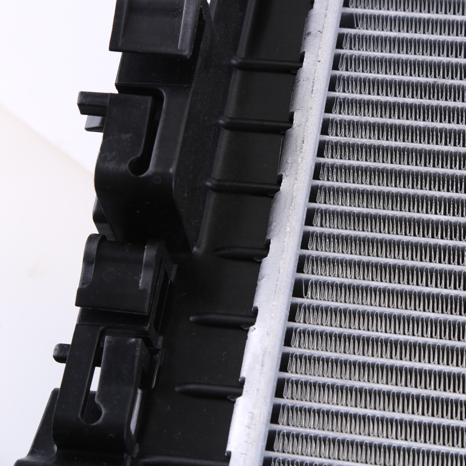 670109996 FOR Maserati Ghibli Levante Quattroporte Water Radiator 2014-2020