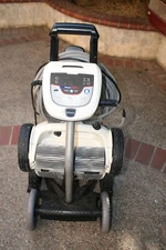 Polaris P955 Robotic Pool Cleaner for Parts Or Repair Error 10