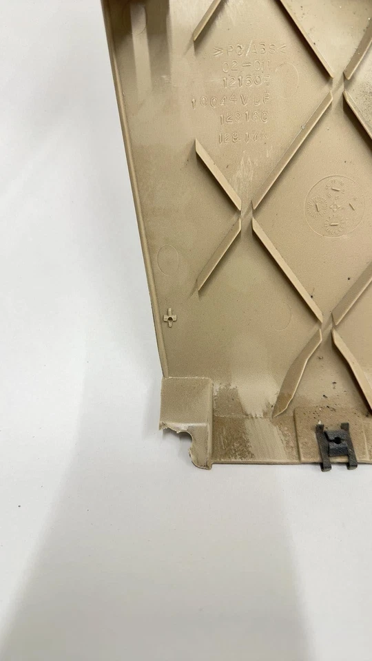 Cadillac CTS LH 2005 tablero inferior rodillera Foto 3 de 4