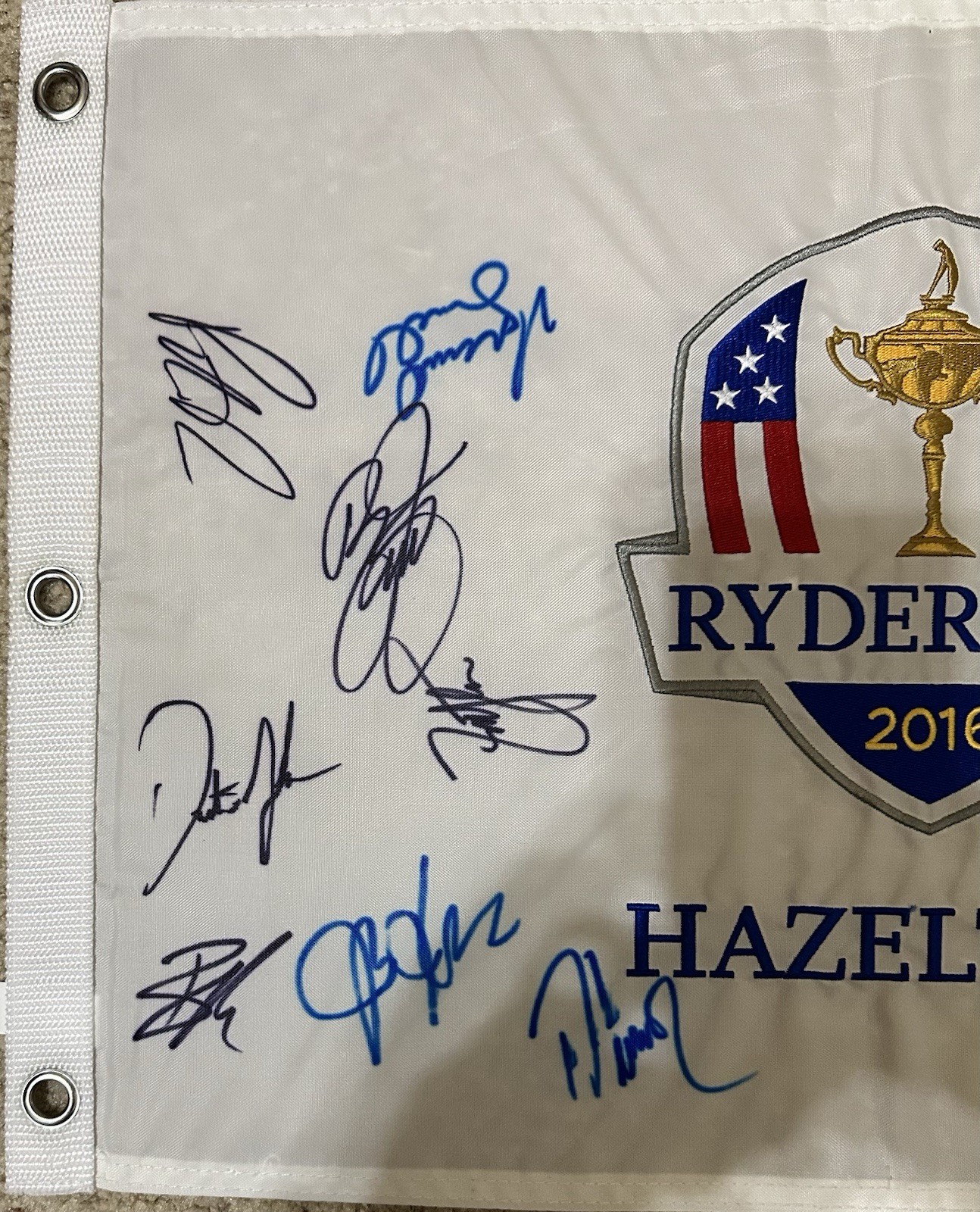 2016 Ryder Cup Hazeltine signed USA Team Flag  Beckett Full Letter