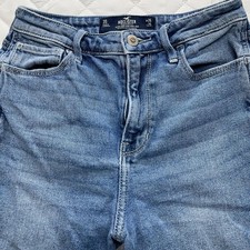 Hollister Ultra High Rise Mom Jeans Juniors 3S Blue Wash Distressed Raw Hem
