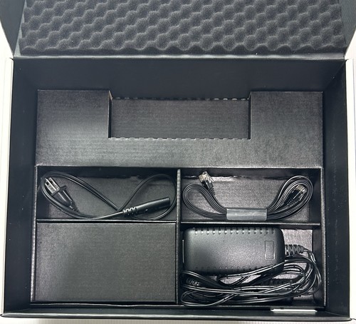 Linksys WRT1900AC 1300 Mbps 4 Port Dual-Band Wi-Fi Router - Picture 9 of 9