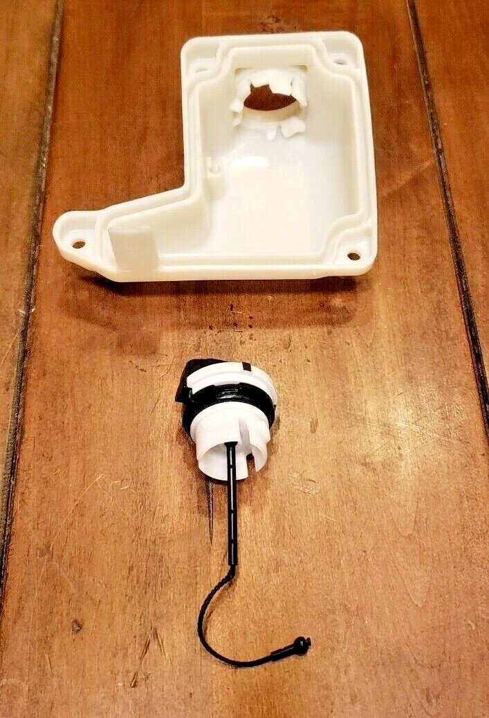 Tappo Olio Plastica STIHL Tappo Olio Per Motoseghe STIHL HT 56 C, HT 73, HT 75, HT 100, HT 101, HT 130, HT 131, HT 250 Tosasiepi Stihl Tappo Olio Plastica STIHL Tappo Olio Per Motoseghe STIHL HT 56 C, HT 73, HT 75, HT 100, HT 101, HT 130, HT 131, HT 250 Tosasiepi Stihl