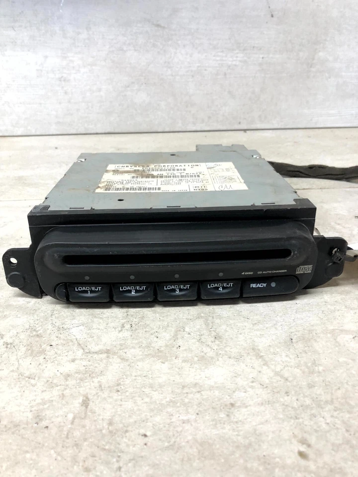 Подлинный оригинальный производитель Chrysler P04858522AH 4 диска CD автоматический чейнджер подходит для 2002 Dodge Intrepid - Изображение 2 из 4