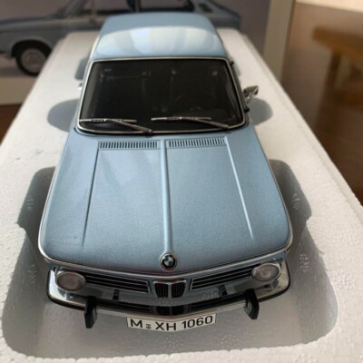 1/18 AUTOart BMW 2000 Touring Millennium Blue Silver w/ Box