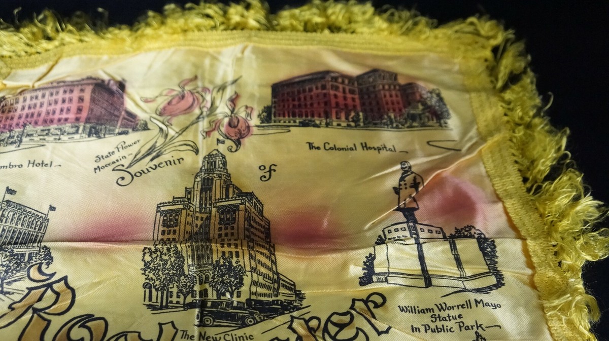 Vintage 1940's/50's SOUVENIR PILLOW COVER ~ ROCHESTER MN ~ Unused