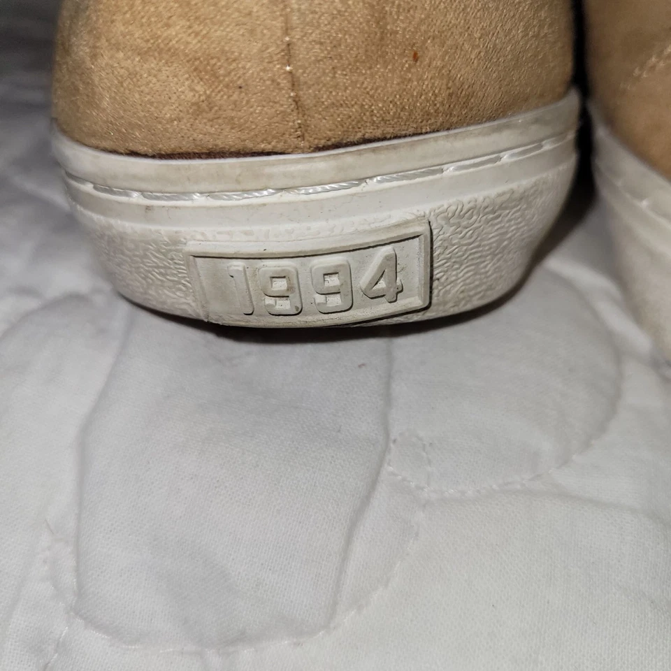 Old Navy 1994 faux Suede Court Sneaker Caramel Low Top Women's Size 8 - Image 3 of 4